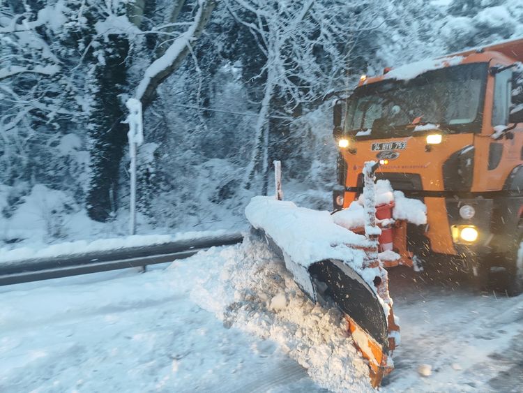 İBB, Karla Mücadelede Tam Kadro Sahada!