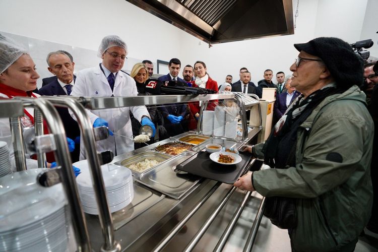 İftar Sofraları Hayırseverlerden