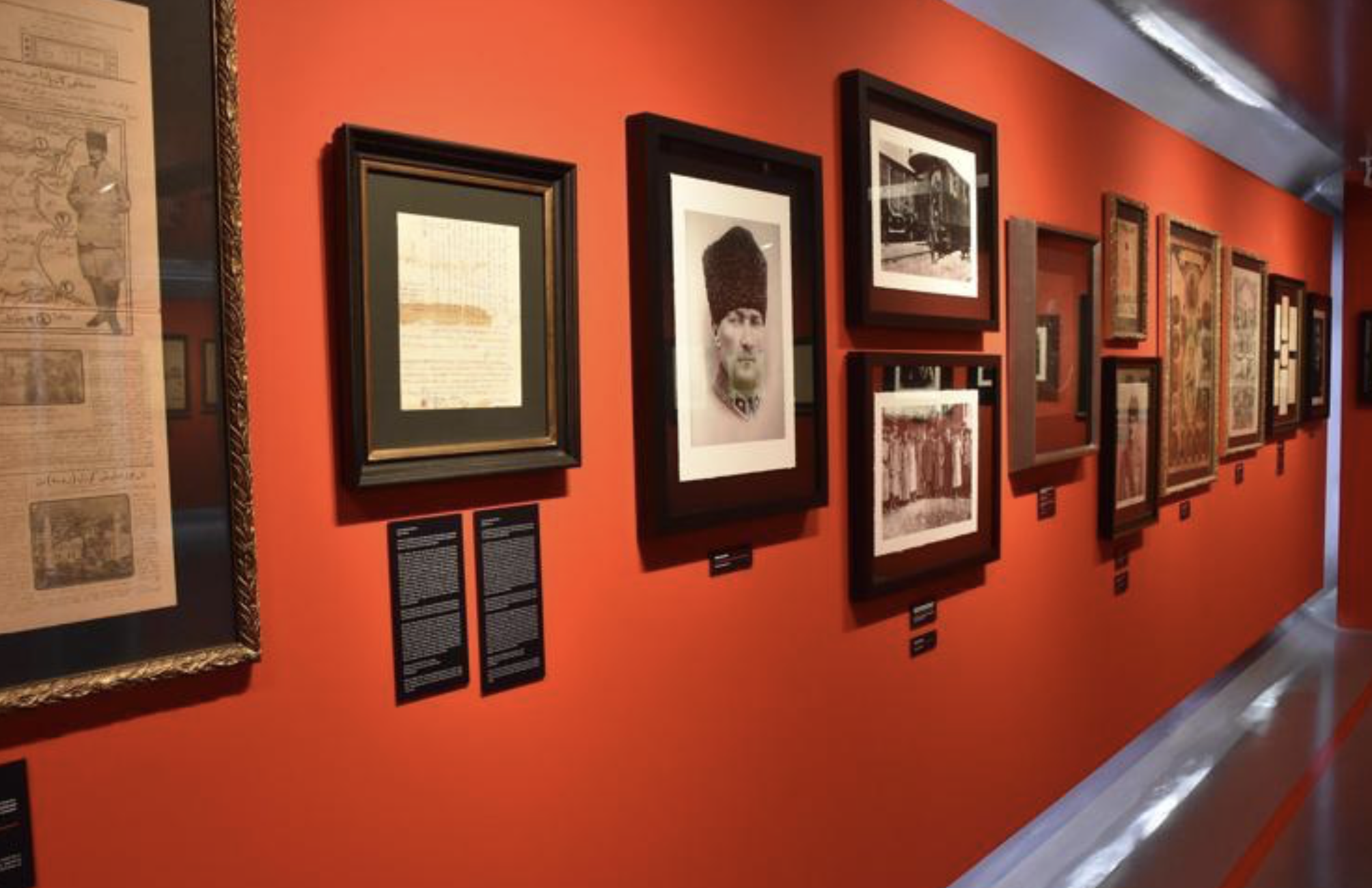 Karanlıkta Akan Bir Yıldız: Mustafa Kemal Atatürk