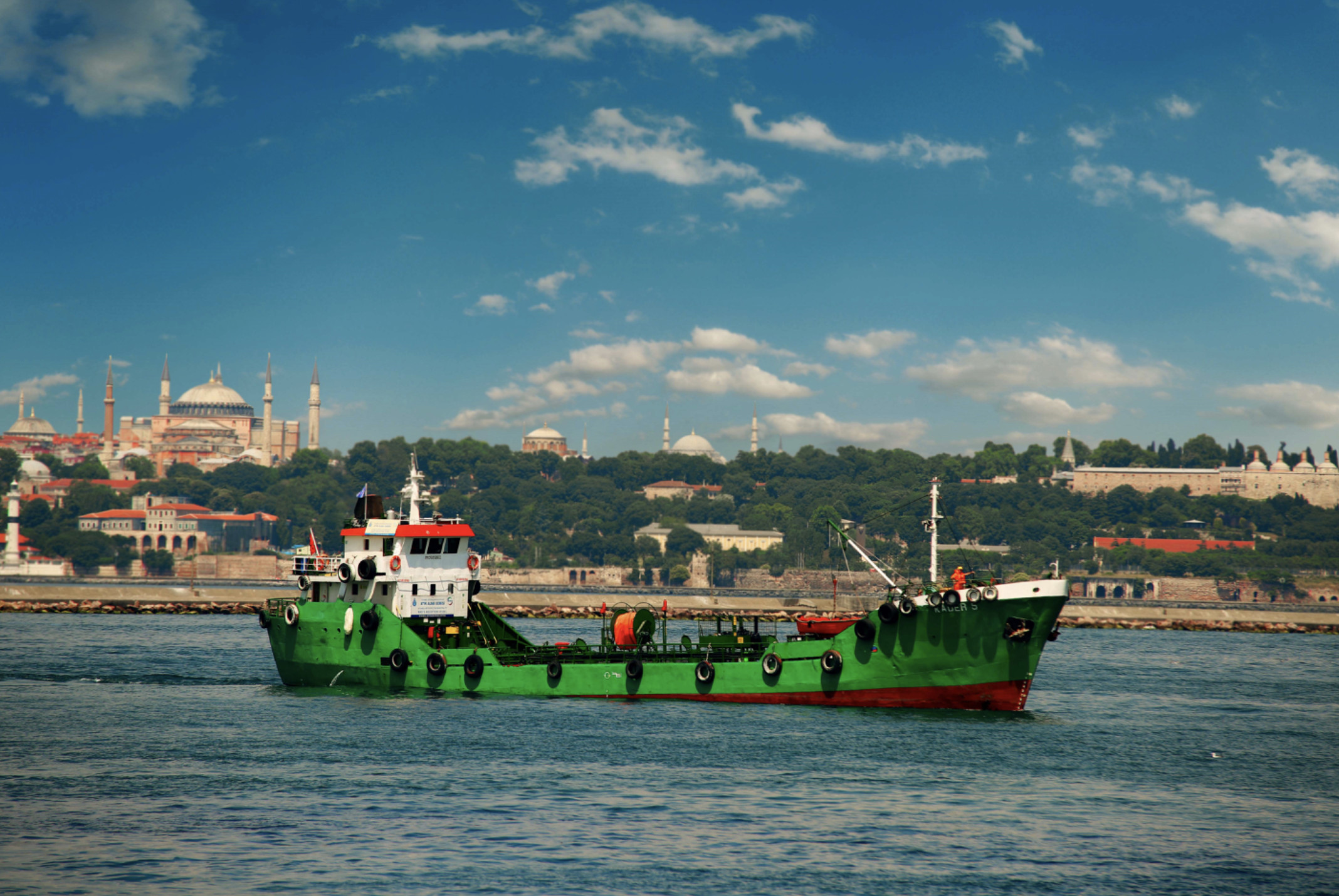 Boğaz'daki Gemi Atıkları Toplanıp Değerlendiriyor