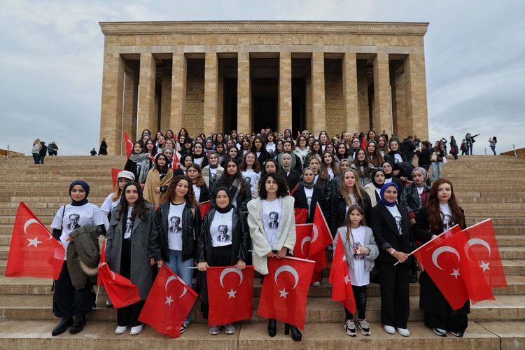 Binlerce Kız Öğrencinin Geleceği Aydınlanıyor