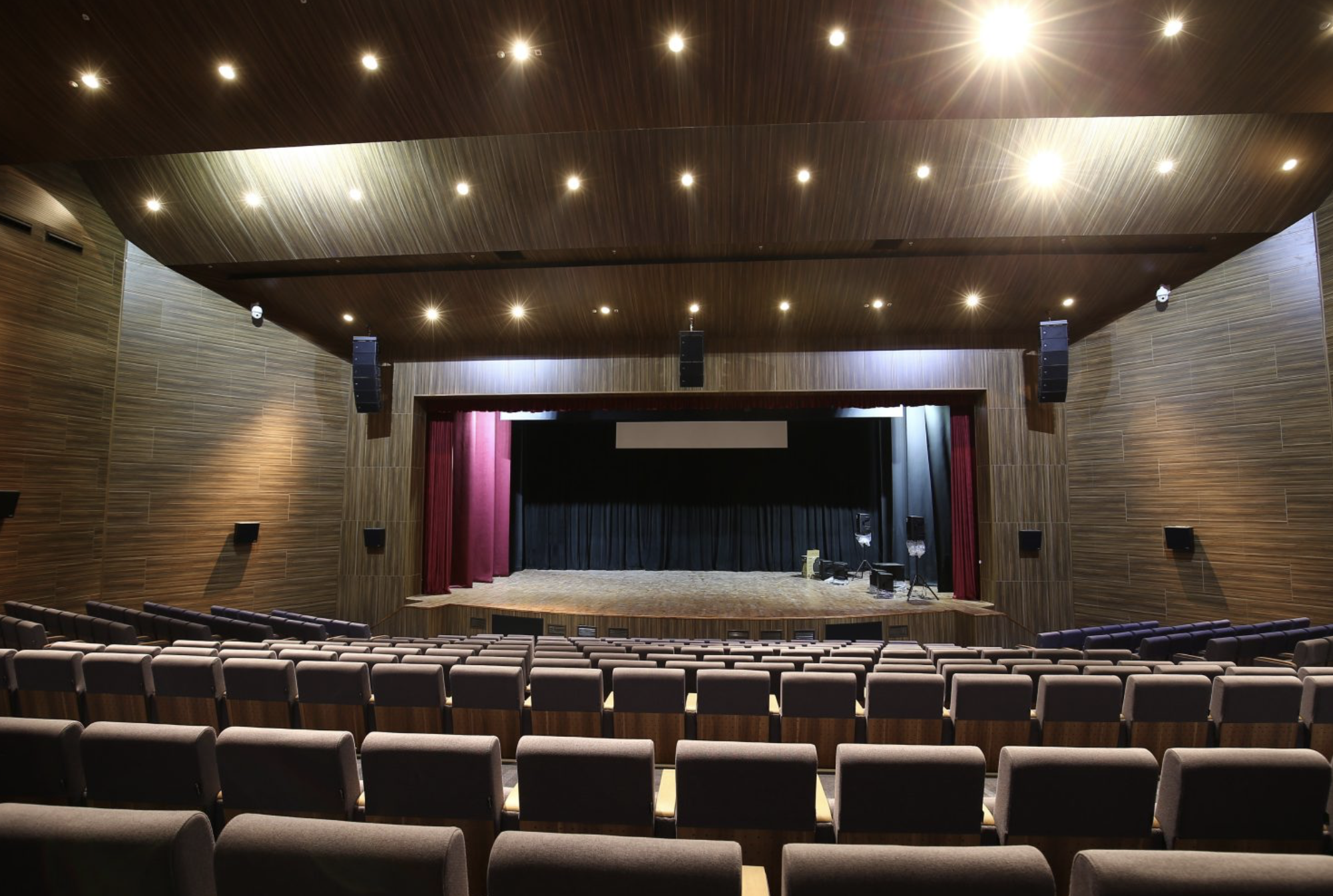 İBB'den Tiyatroya Tam Destek