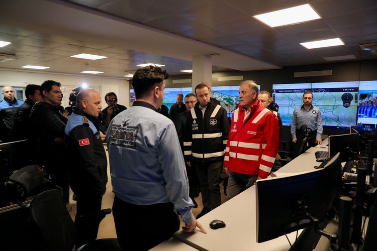 İBB, En Uzun Gecede de Sahadaydı