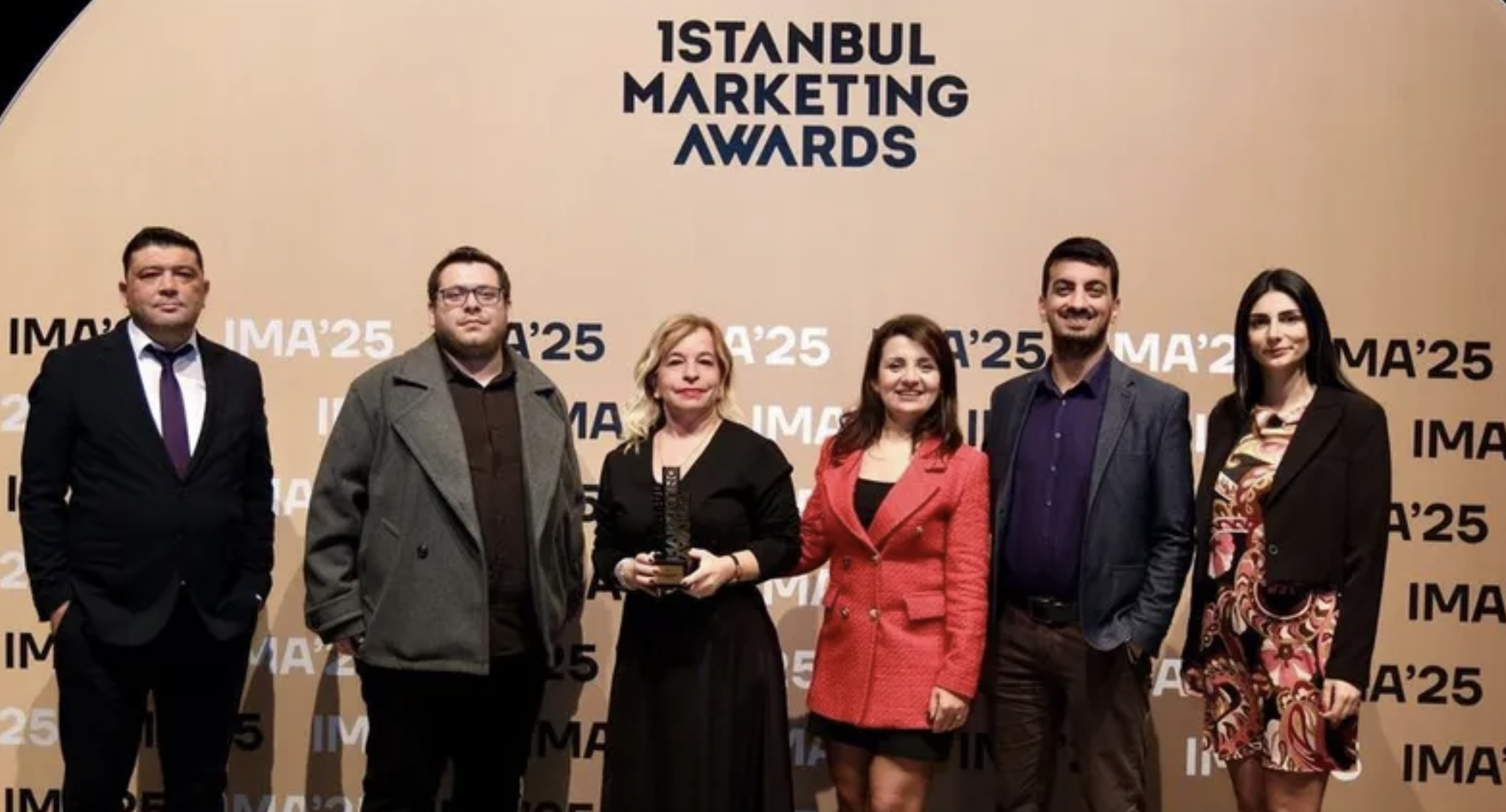 Özkan Uğur Müzik Stüdyosu Başarıya Doymuyor