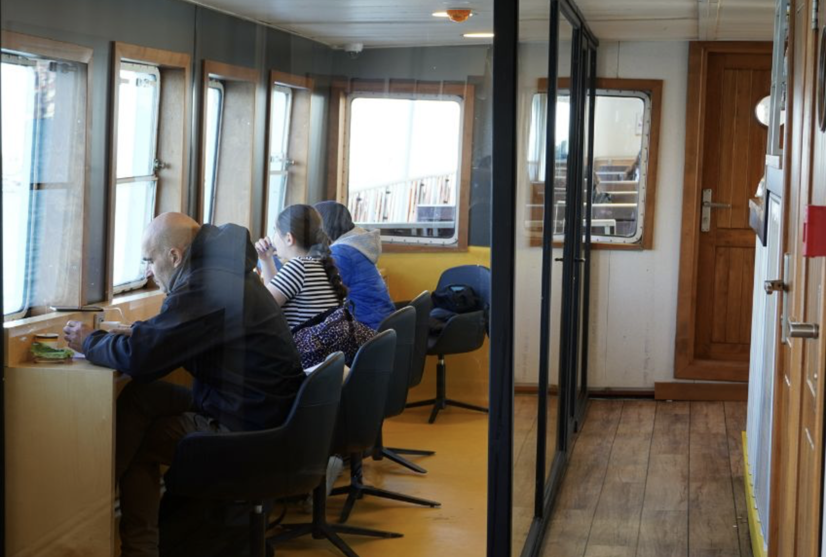 Şehir Hatları Vapurlarında Deniz Manzaralı Çalışma Alanları