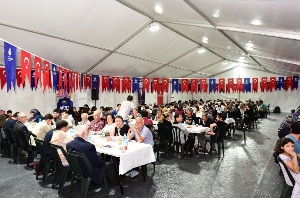 Ramazan'ın Bereketi İBB İftar Çadırlarında