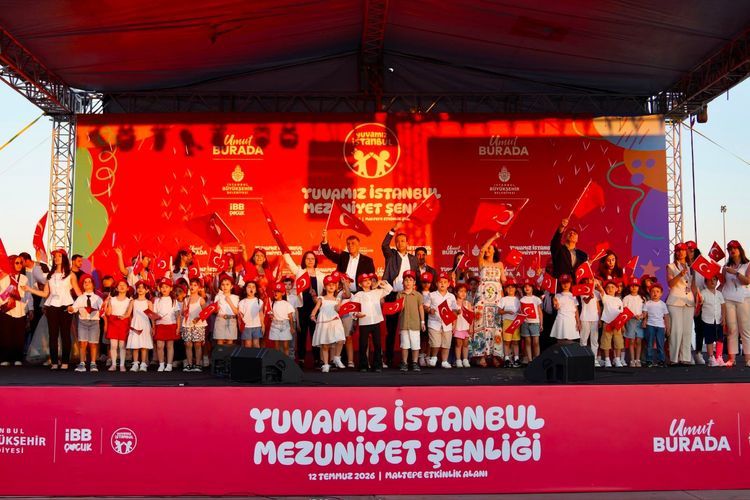 Yuvamız İstanbul'da Mezuniyet Coşkusu