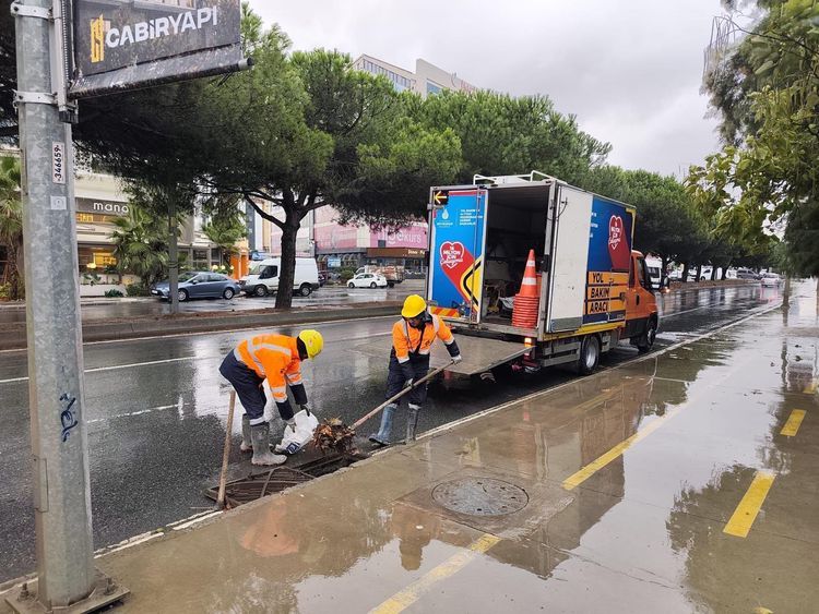 İstanbul'da Kuvvetli Yağış ve Fırtına Uyarısı