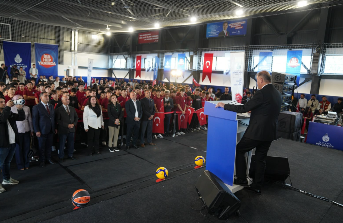 Pendik Borsa İstanbul Okul Spor Salonu Hizmete Açıldı